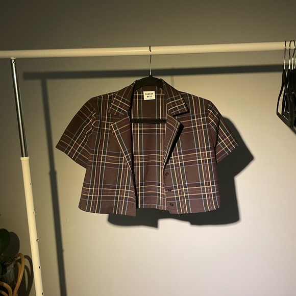 ARITZIA Sunday Best Tuesday Button-Up - Picture 12 of 12